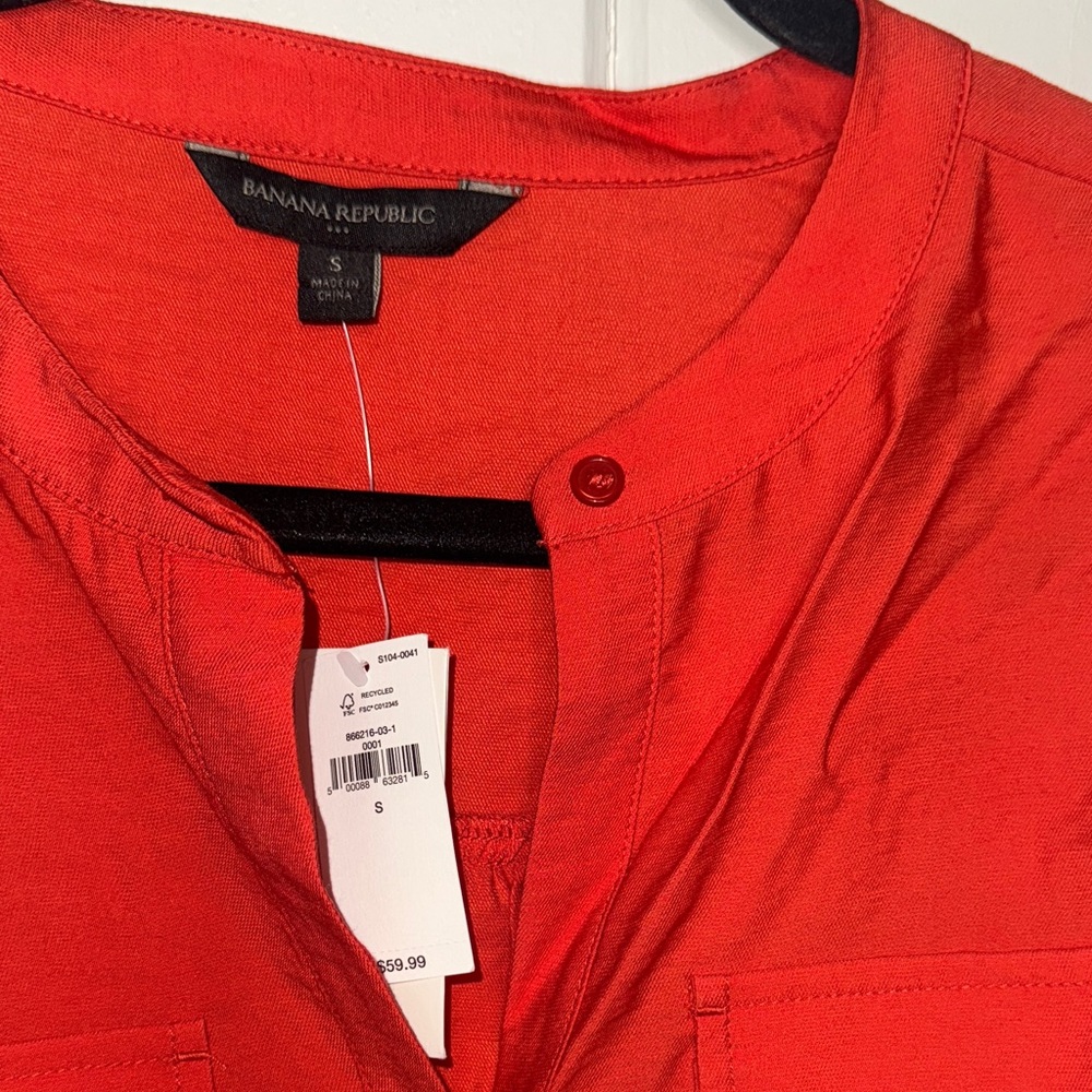Banana Republic Red Sleeveless Blouse - Picture 2 of 5